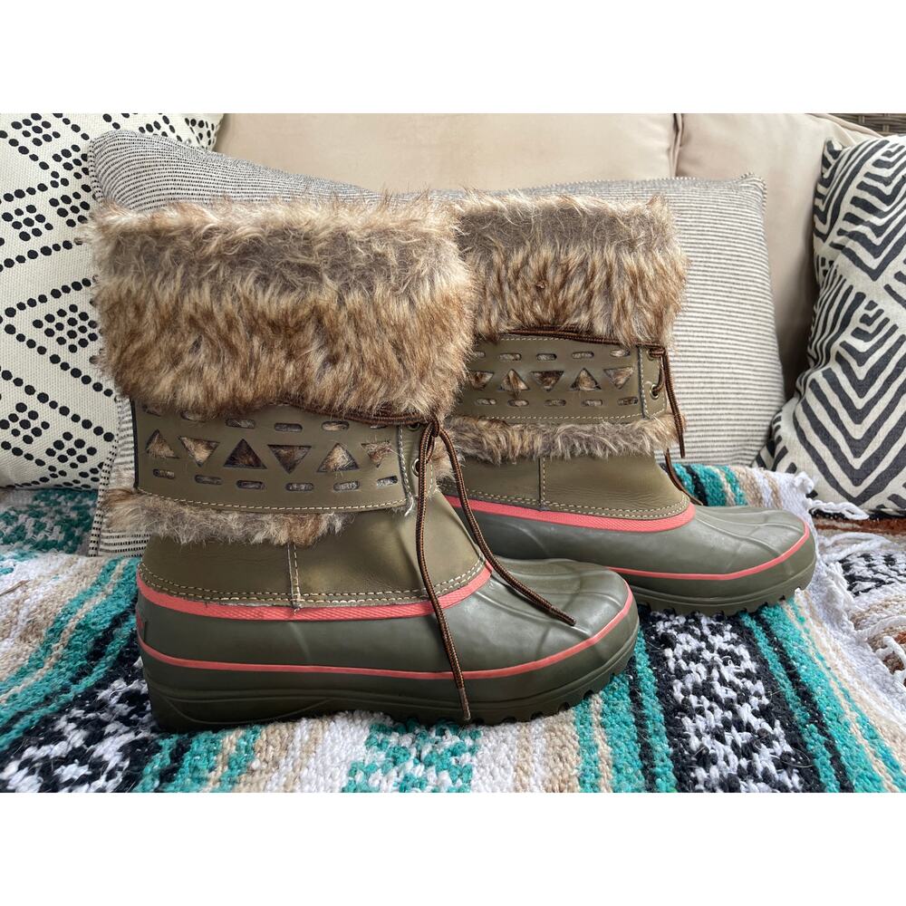 Khombu Nola Waterproof Snow/Rain/Winter Boots Size 6